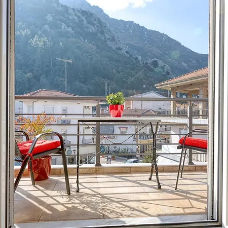 V&v In Vol. 2 Lägenhet Pýli